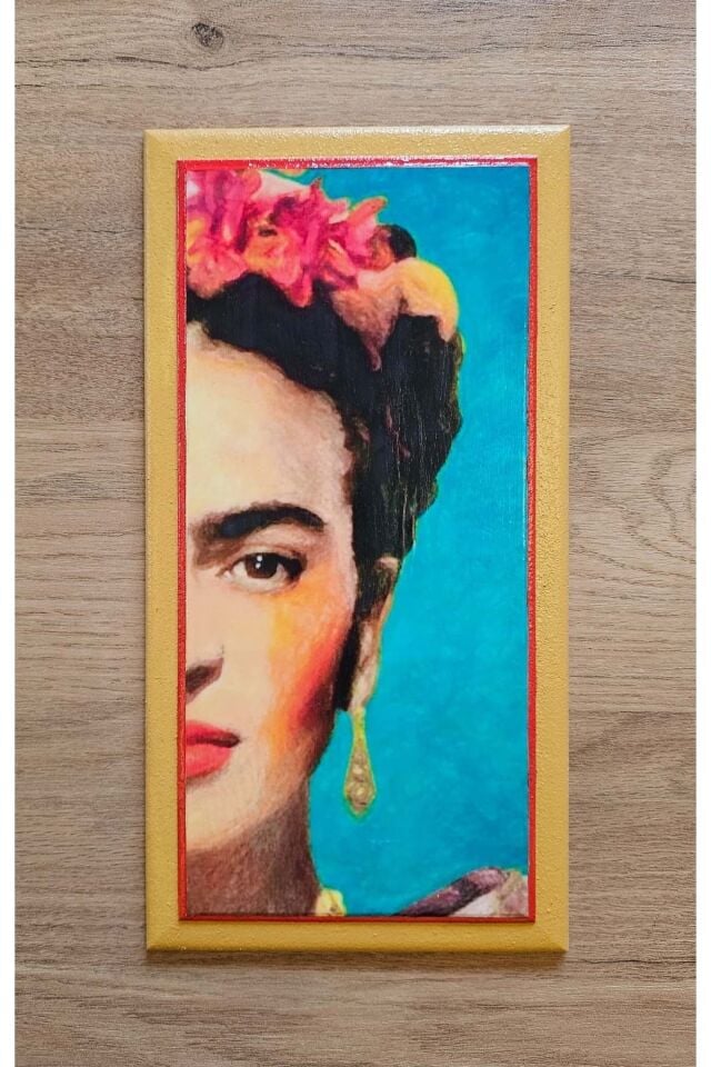 El Boyaması Dekoratif Ahşap Tablo – Kadın (13x28,5 cm)