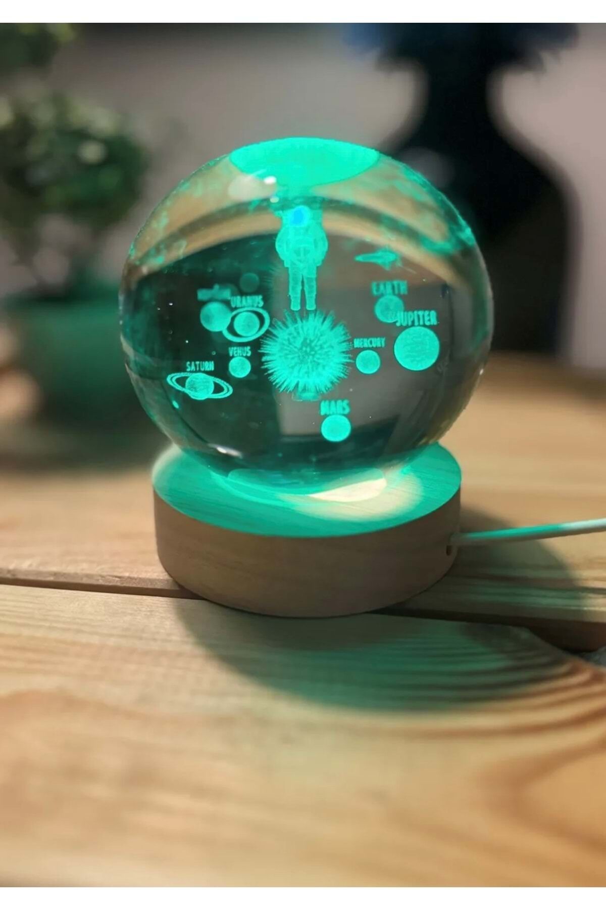 Işıklı Cam Küre Astronot Uzay Gezegenler 3d