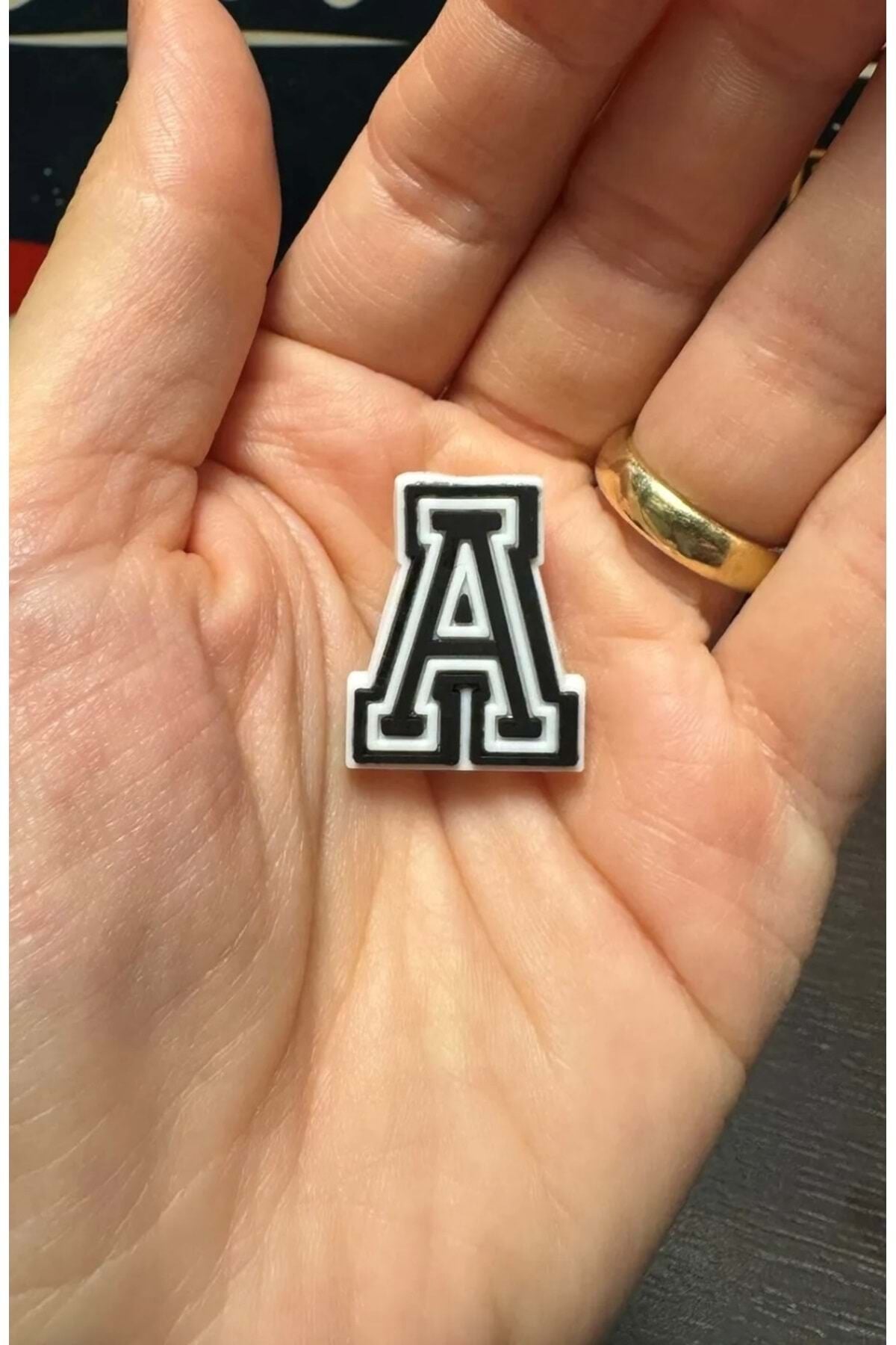 Terlik Süsü Siyah A Harfi