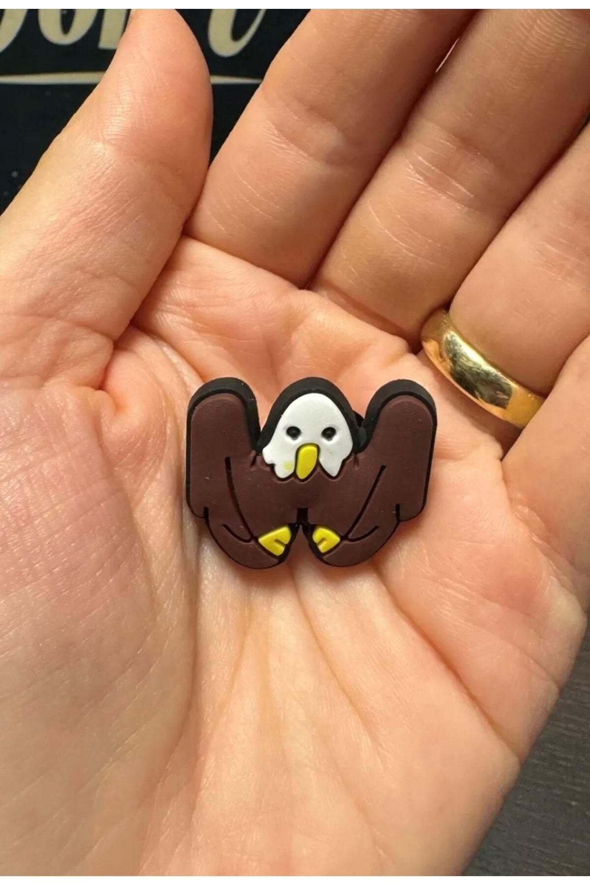 Terlik Süsü/Animal W Harfi