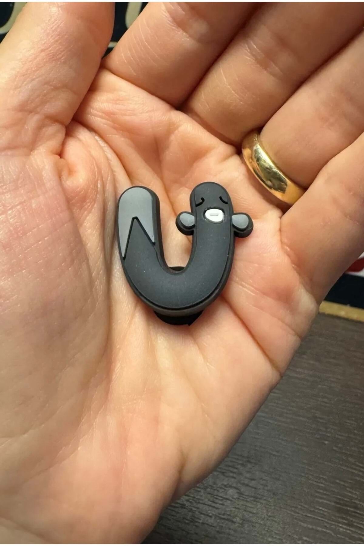 Terlik Süsü/Animal U Harfi