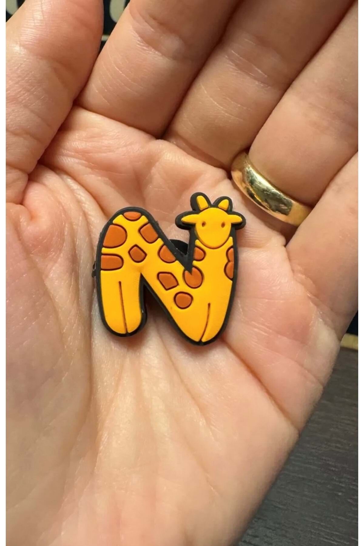 Terlik Süsü/Animal N Harfi