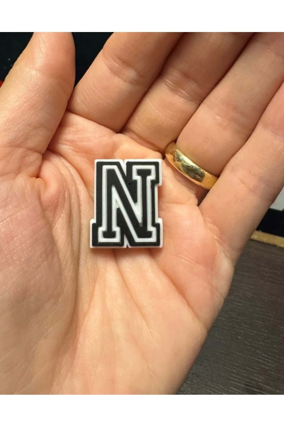 Terlik Süsü/Siyah N Harfi