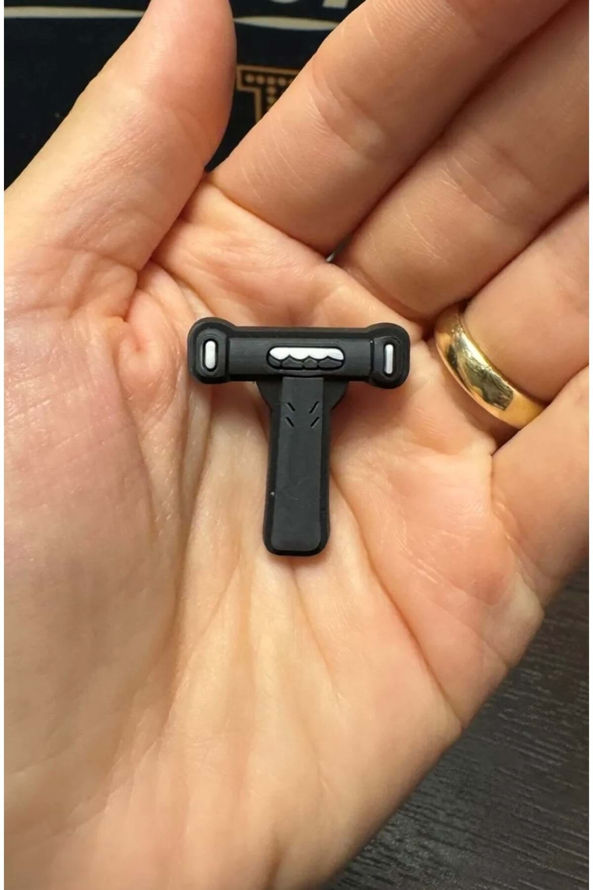 Terlik Süsü/T Harfi Karakter Harf