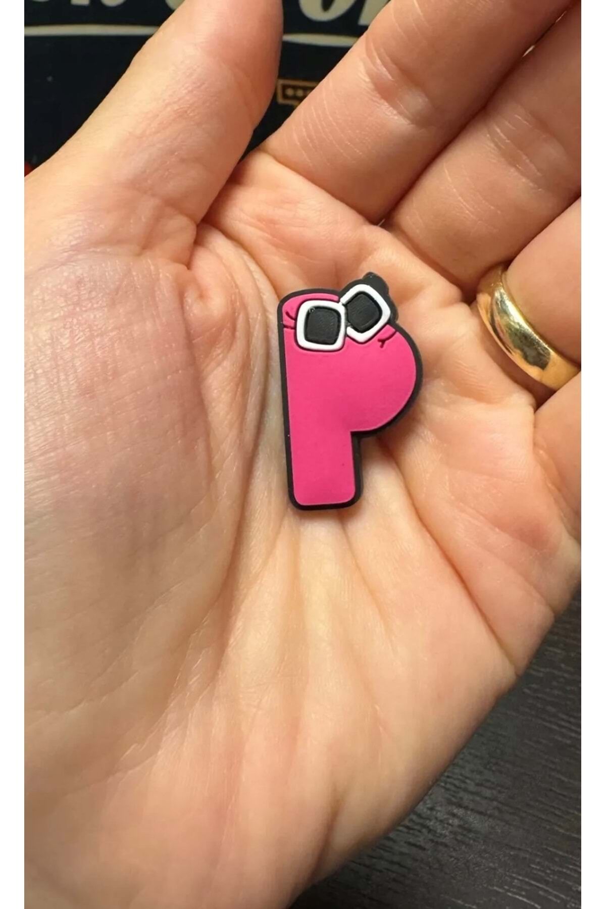 Terlik Süsü/P Harfi Karakter Harf