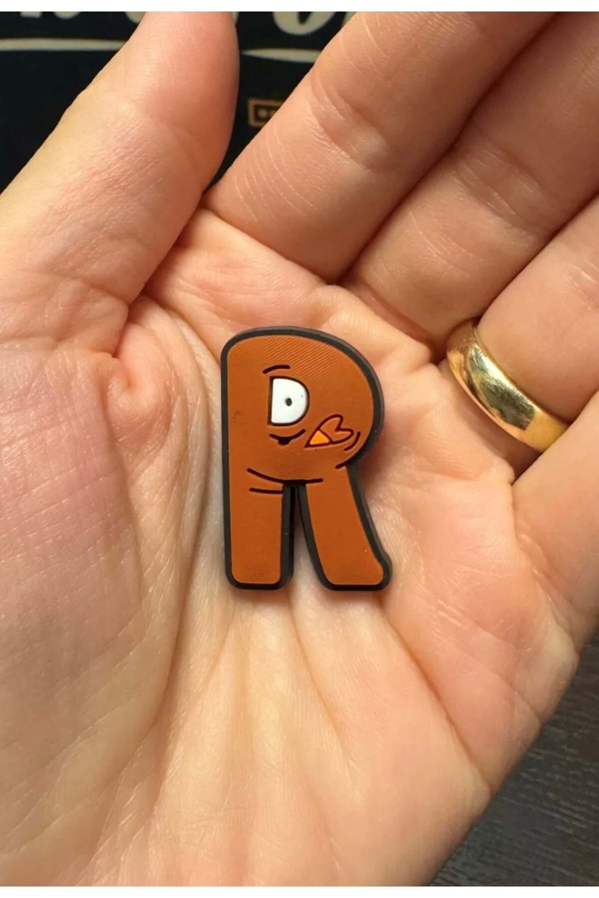 Terlik Süsü/R Harfi Karakter Harf