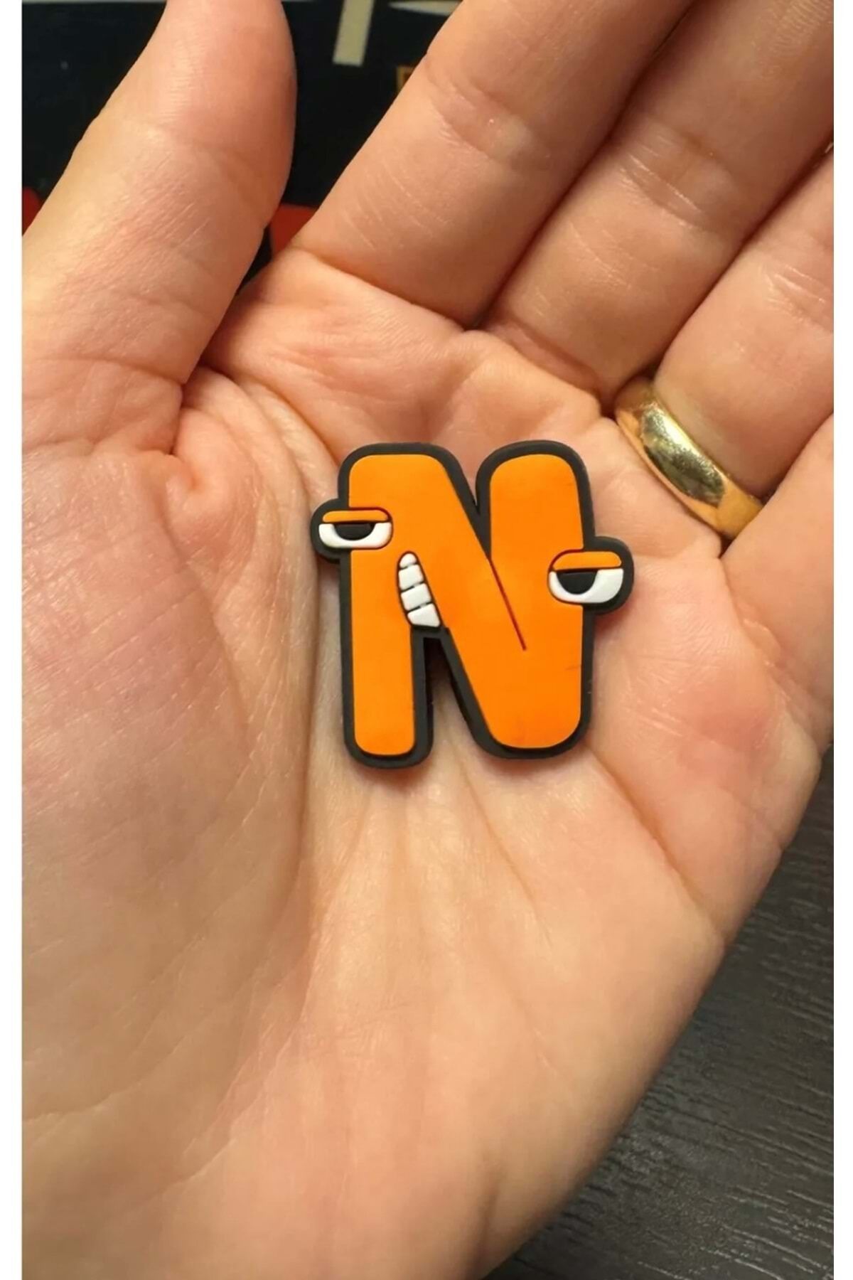 Terlik Süsü/N Harfi Karakter Harf