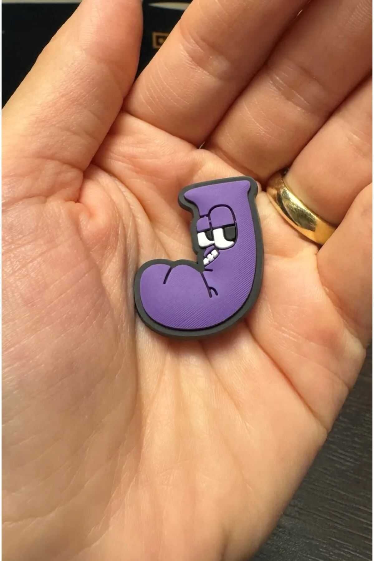 Terlik Süsü/J Harfi Karakter Harf