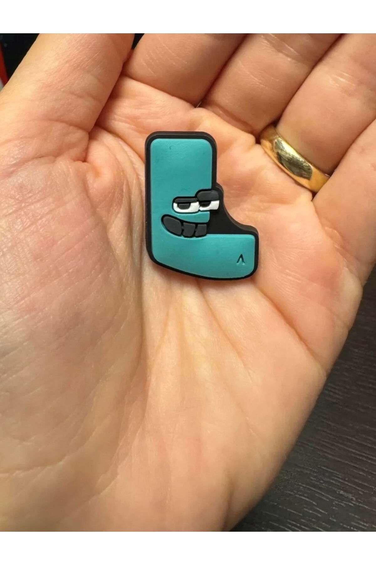 Terlik Süsü/L Harfi Karakter Harf