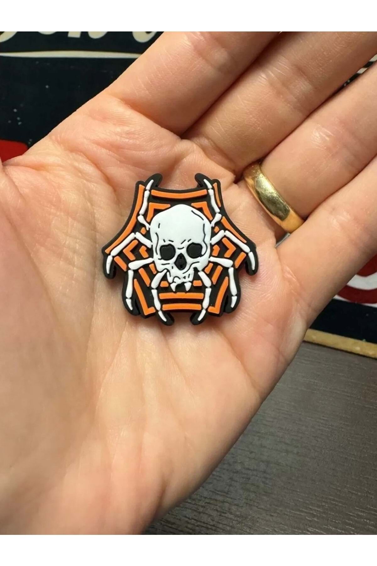 Terlik Süsü/Kurukafa Örümcek