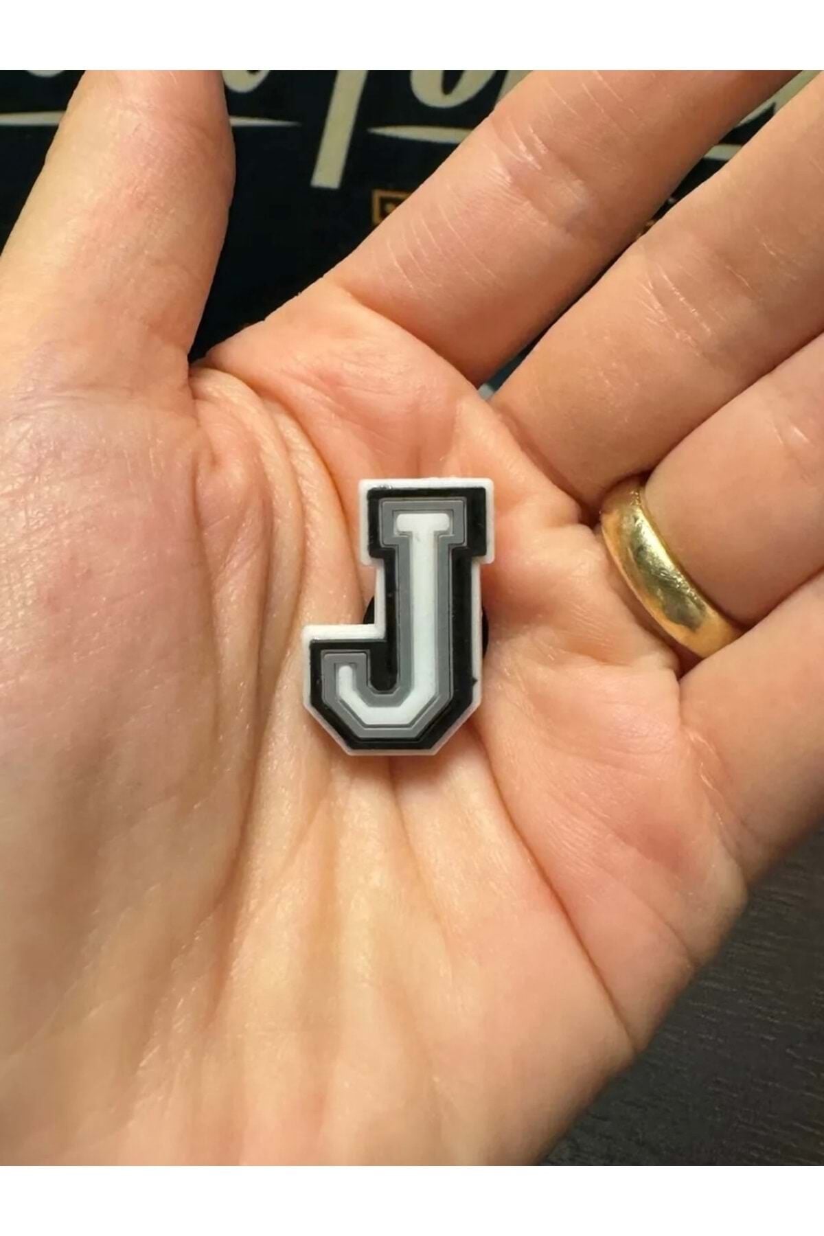 Terlik Süsü/J Harfi