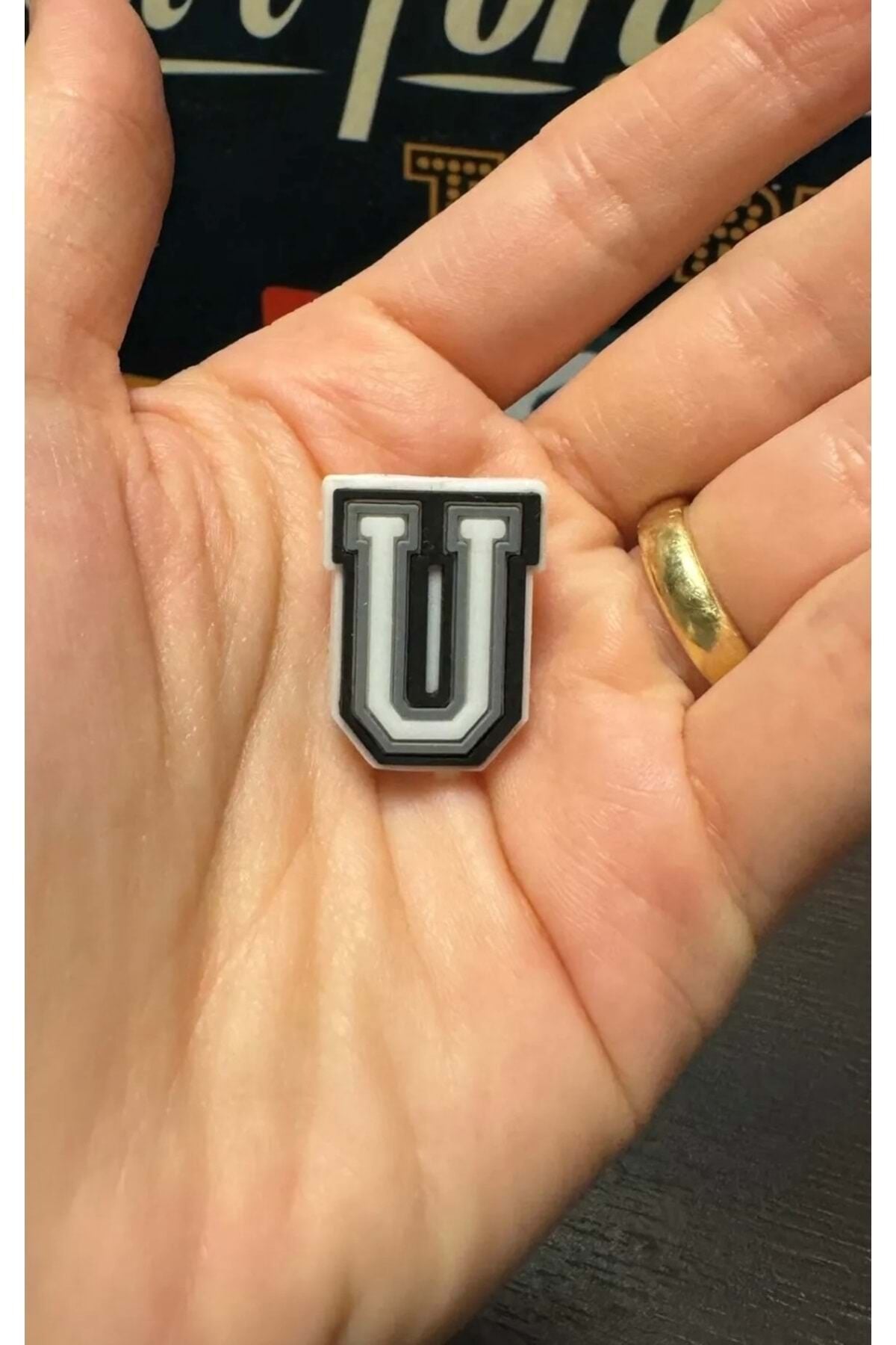 Terlik Süsü/U Harfi