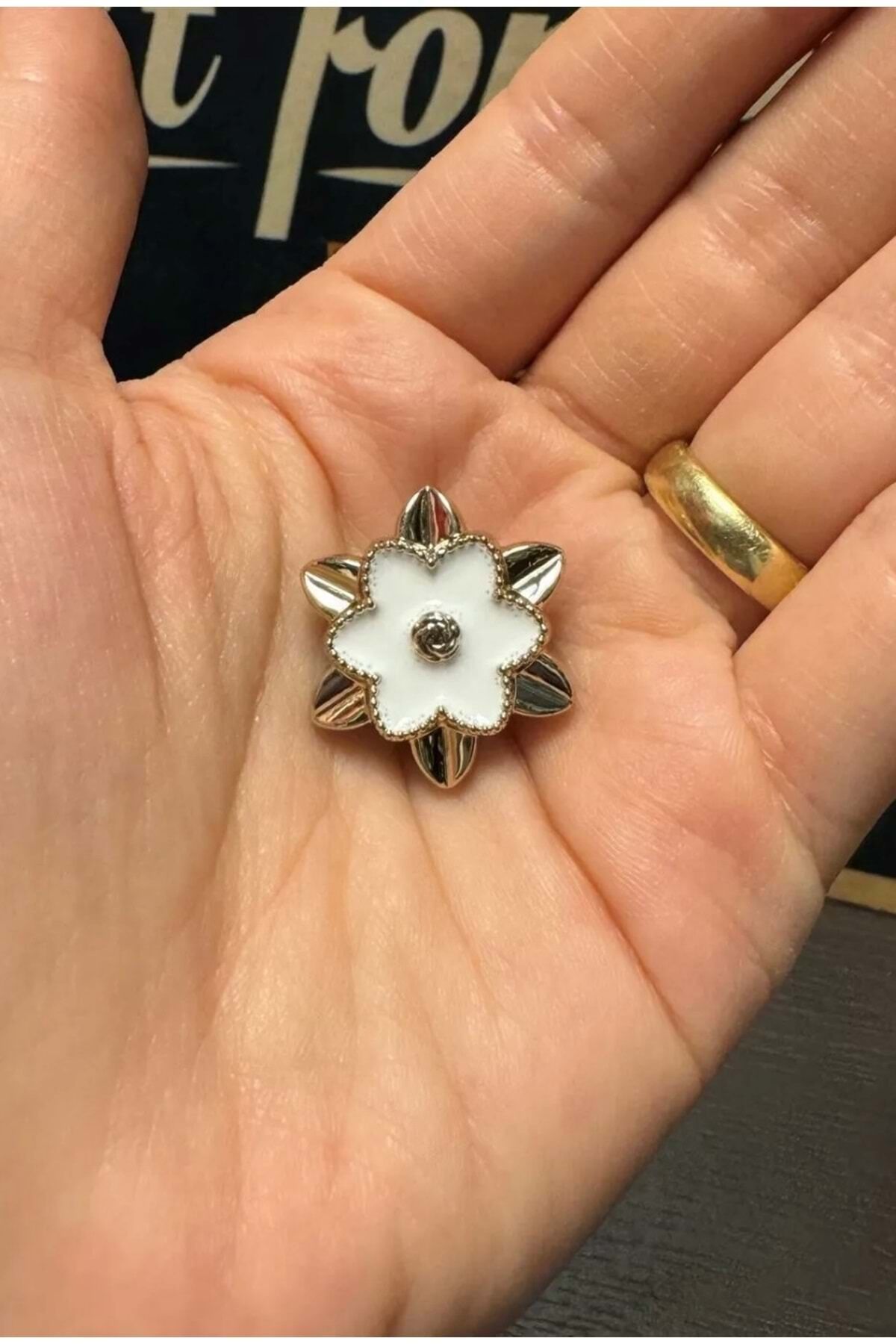 Terlik Süsü/Beyaz Çiçek