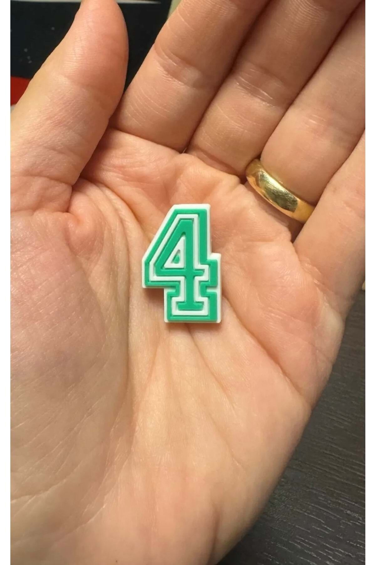 Terlik Süsü/4 Rakamı