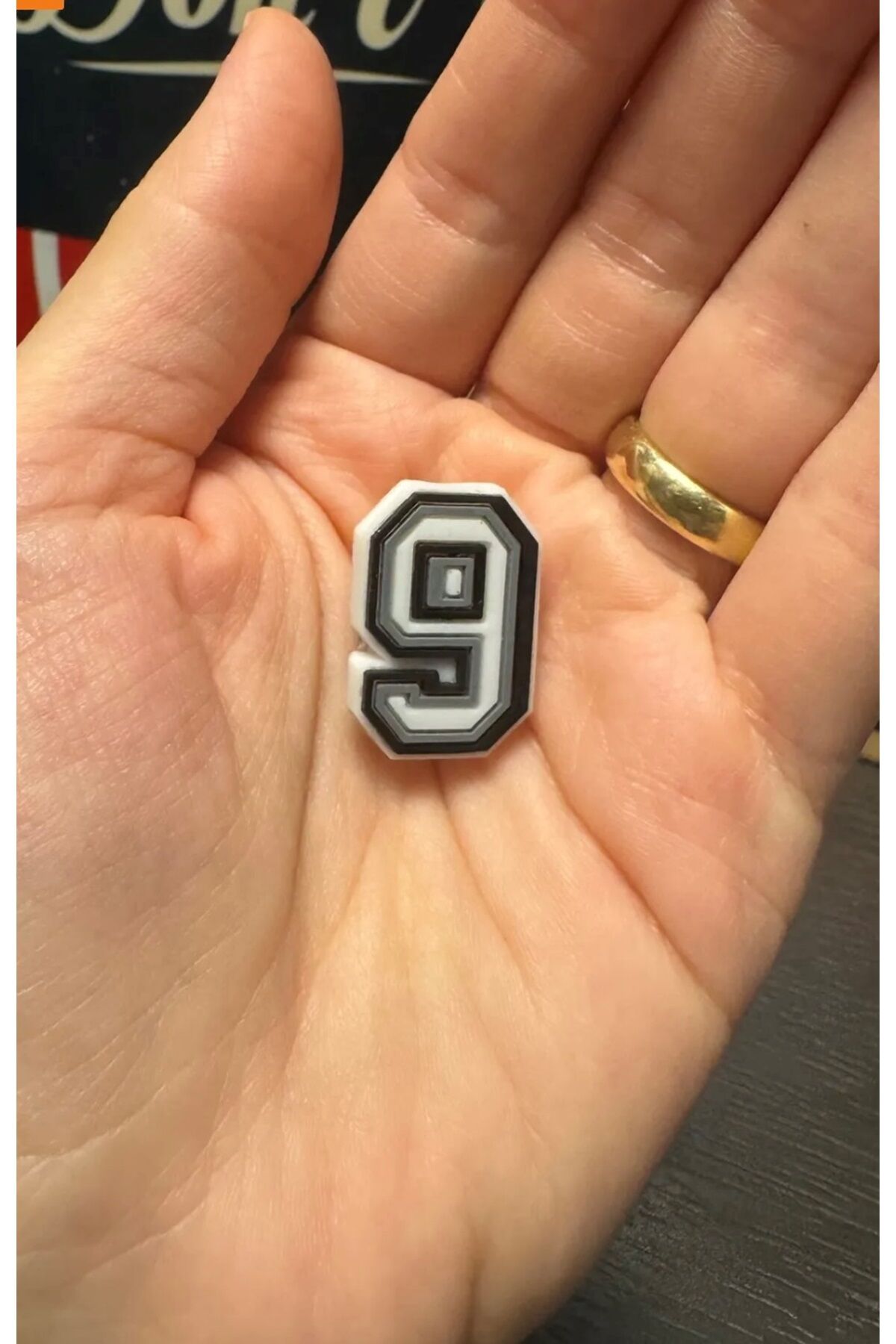 Terlik Süsü/9 Rakamı