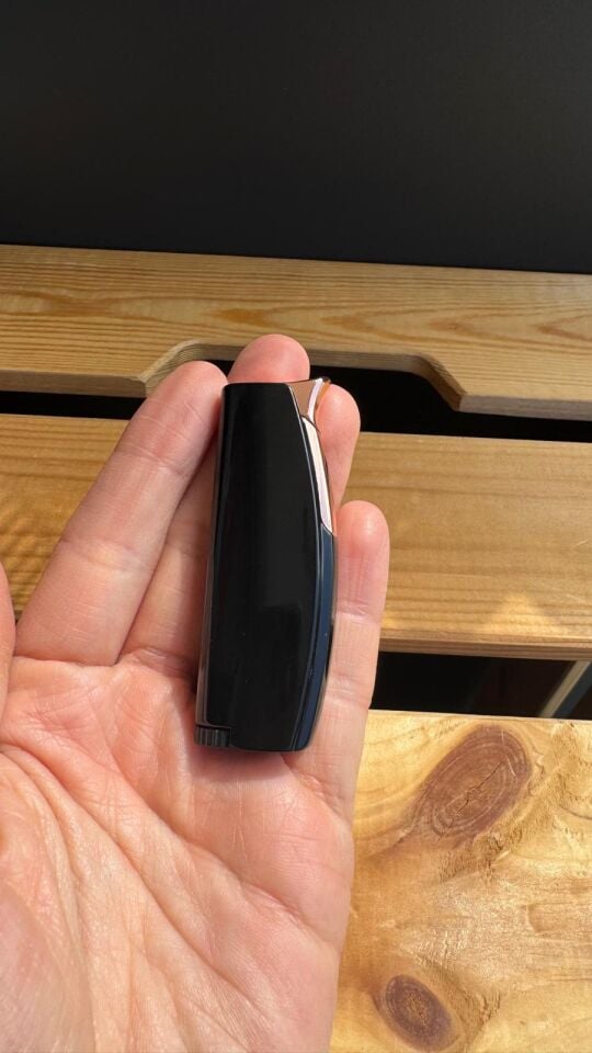 Black Martin Tek Torch Kırmızı Alev Çakmak / Siyah