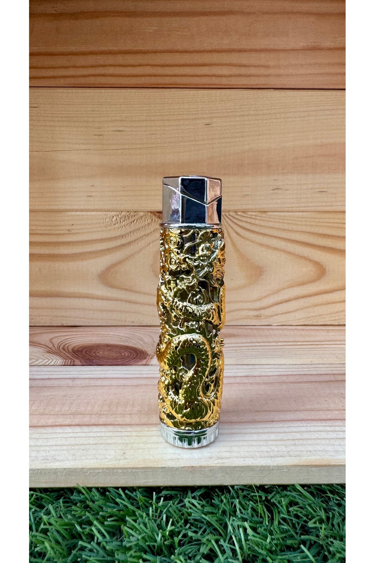 Ejderha Desenli Kabartmalı Jet Çakmak / Altın Sarısı