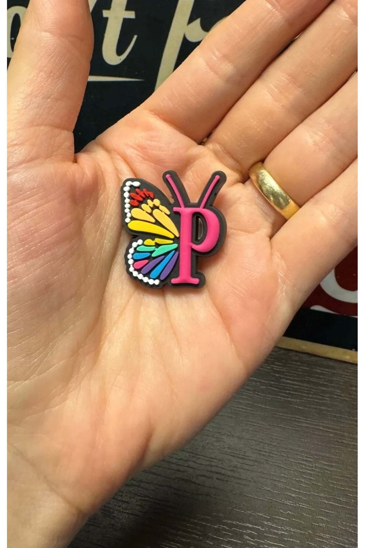 Terlik Süsü/P Harfi Kelebek