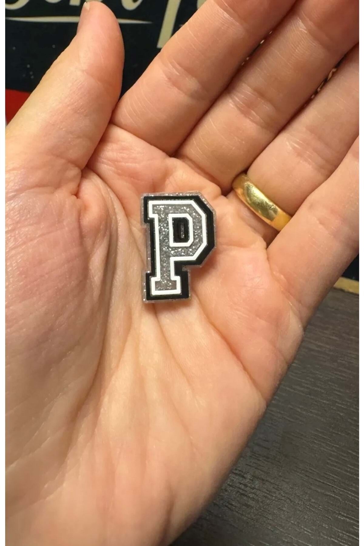 Terlik Süsü/Simli P Harfi