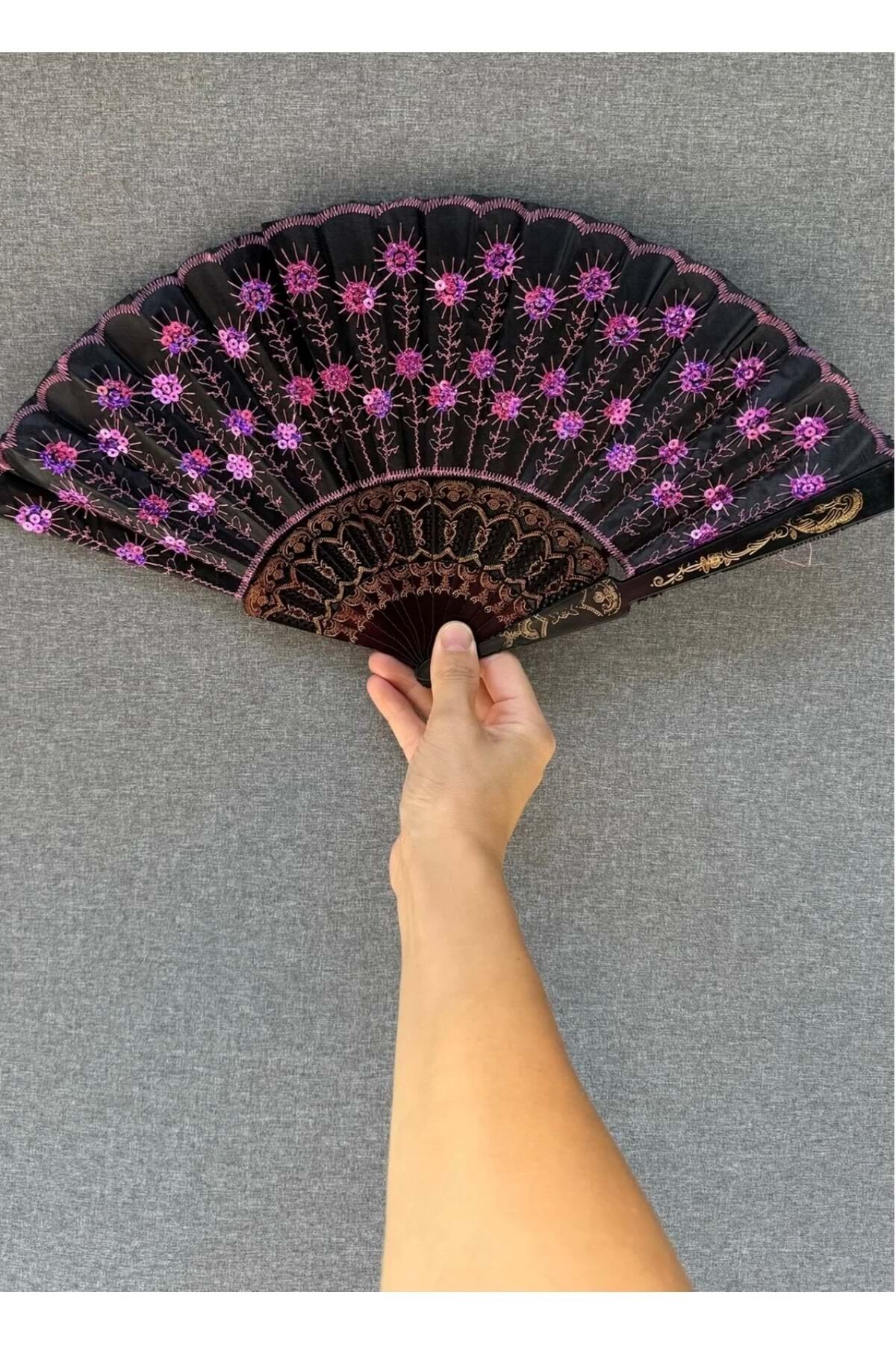 Siyah Renkli Pullu Yelpaze