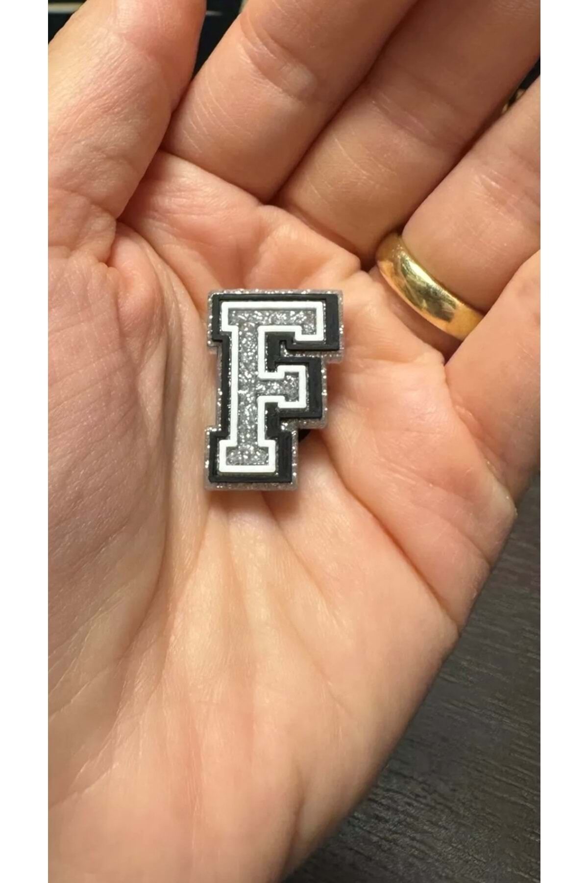 Terlik Süsü/Simli F Harfi