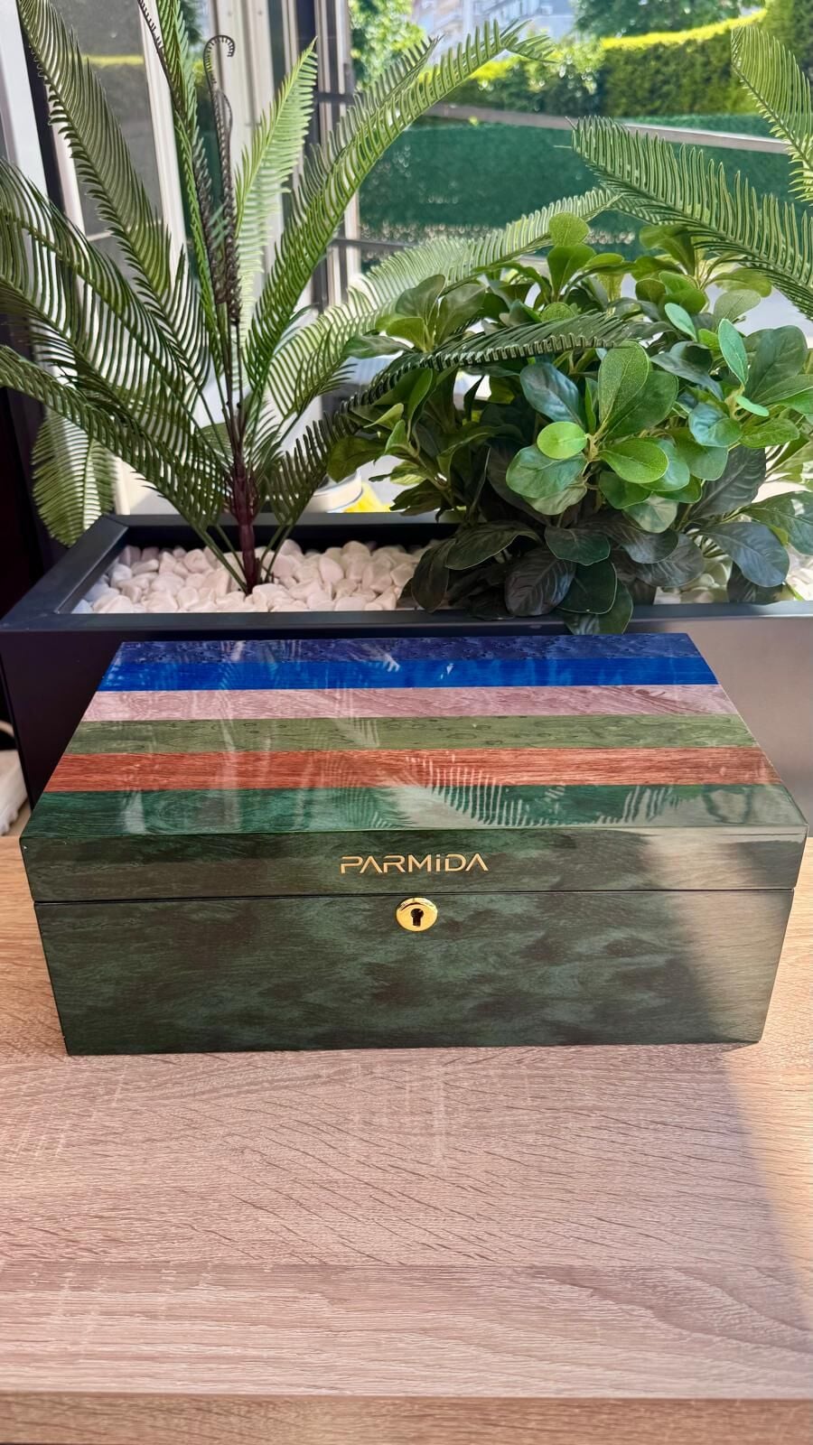Parmida Çizgi Desenli Ahşap Sedir Humidor Kutusu