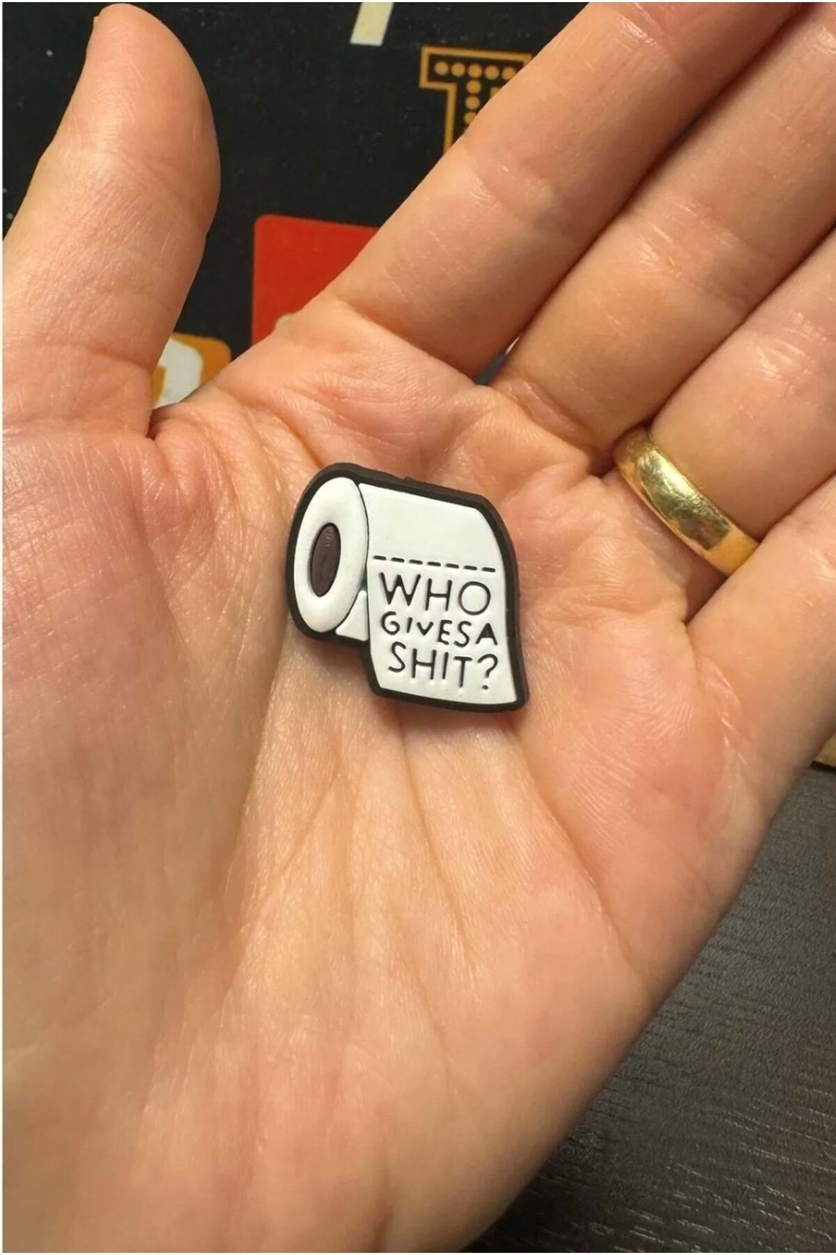 Terlik Süsü/Who Gives A Shit?