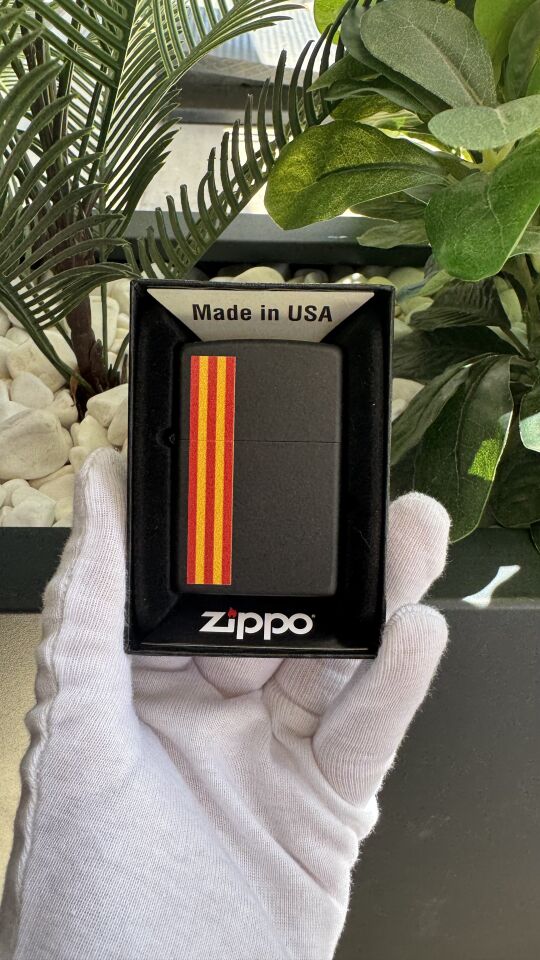 Zippo Classics Red and Yellow Stripes
