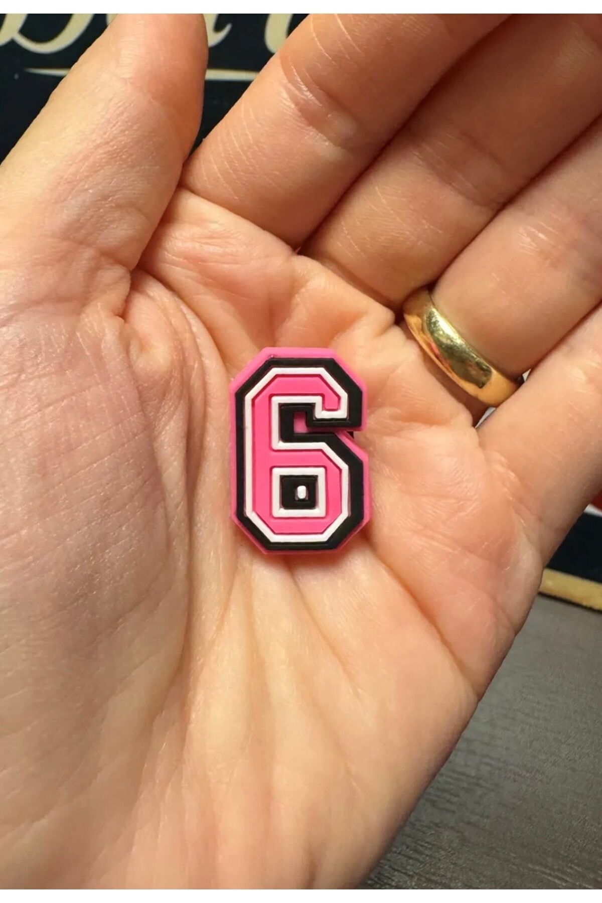 Terlik Süsü/Pembe 6 Rakamı