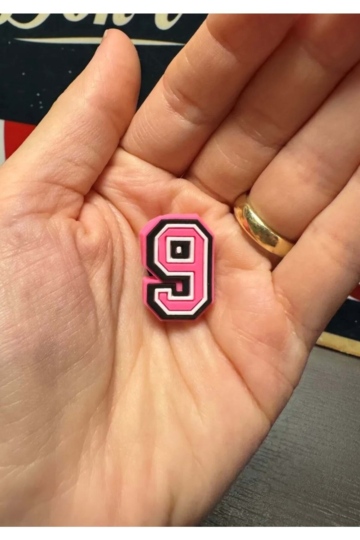 Terlik Süsü/Pembe 9 Rakamı