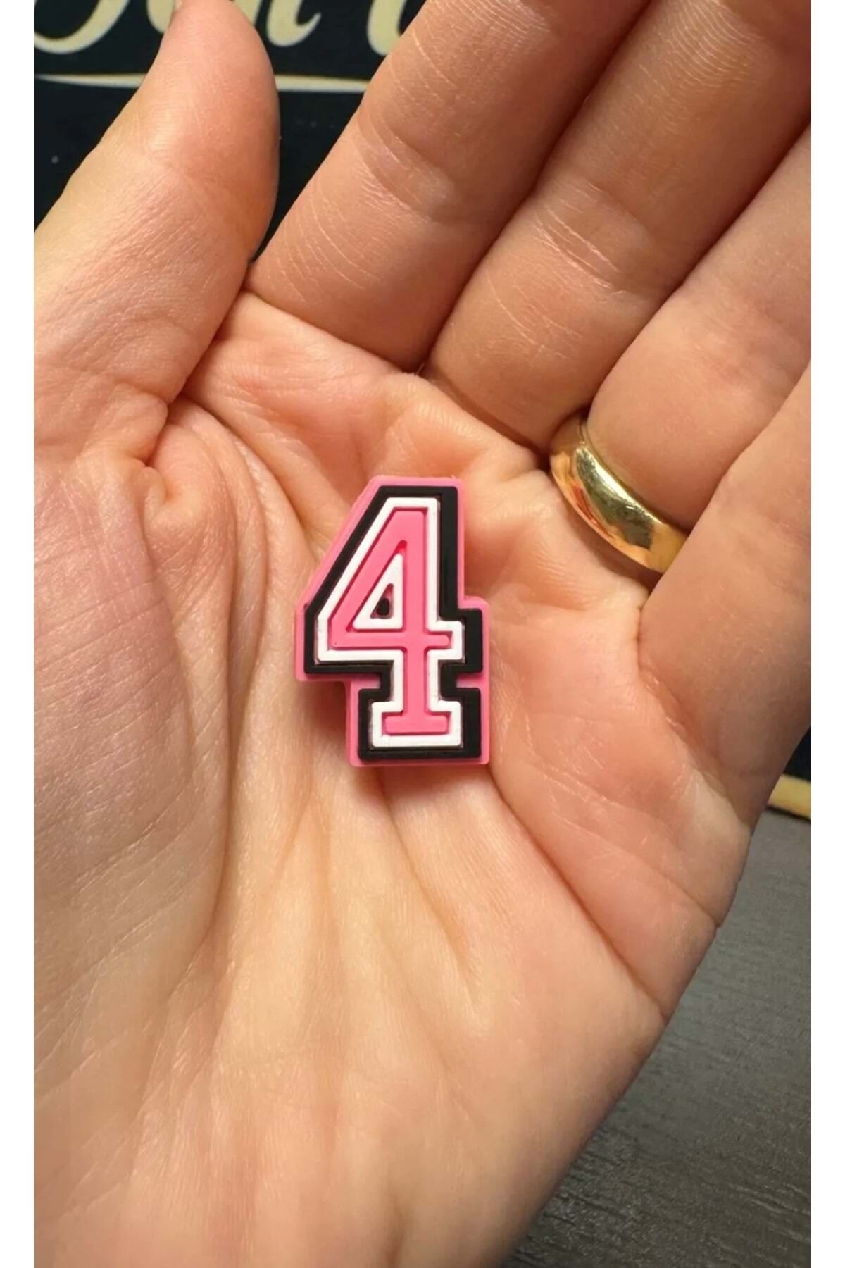 Terlik Süsü/Pembe 4 Rakamı