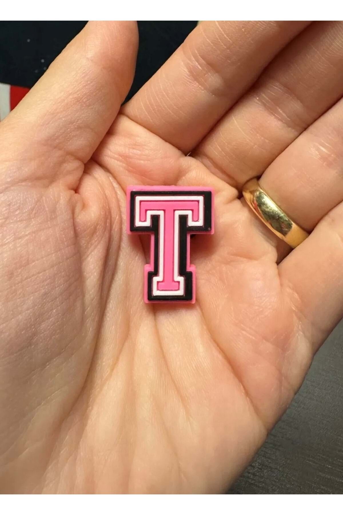 Terlik Süsü/Pembe T Harfi