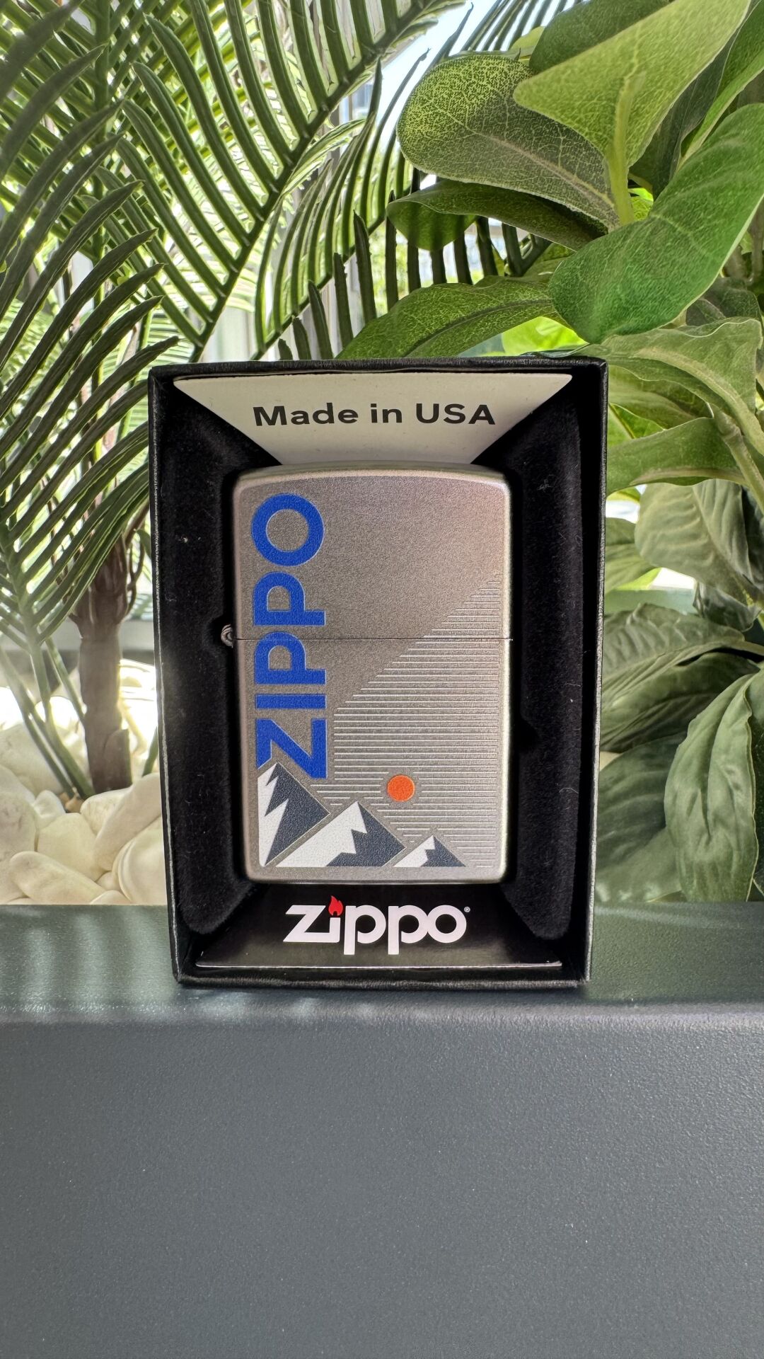 Zippo Mountains Design Classic