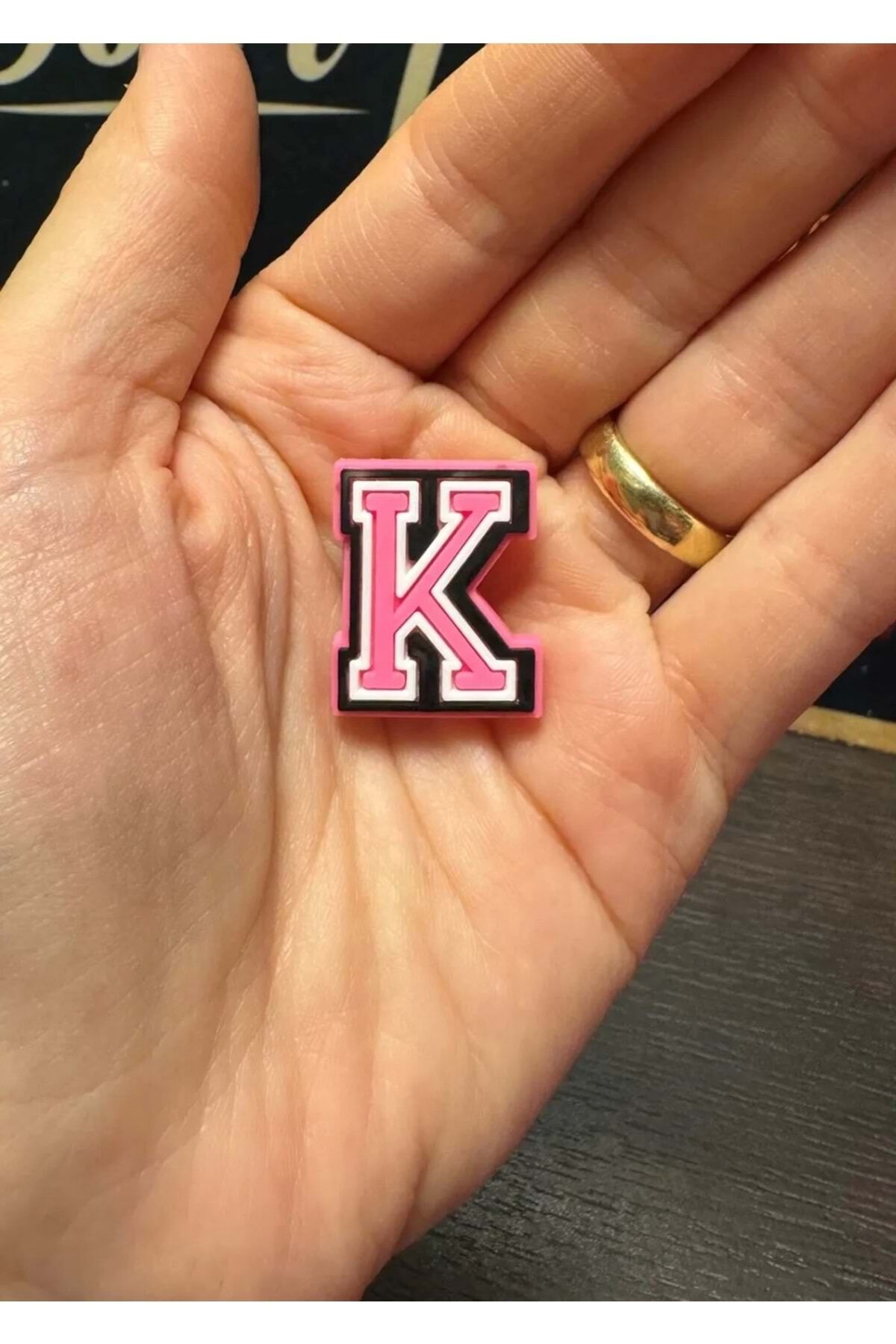 Terlik Süsü/Pembe K Harfi