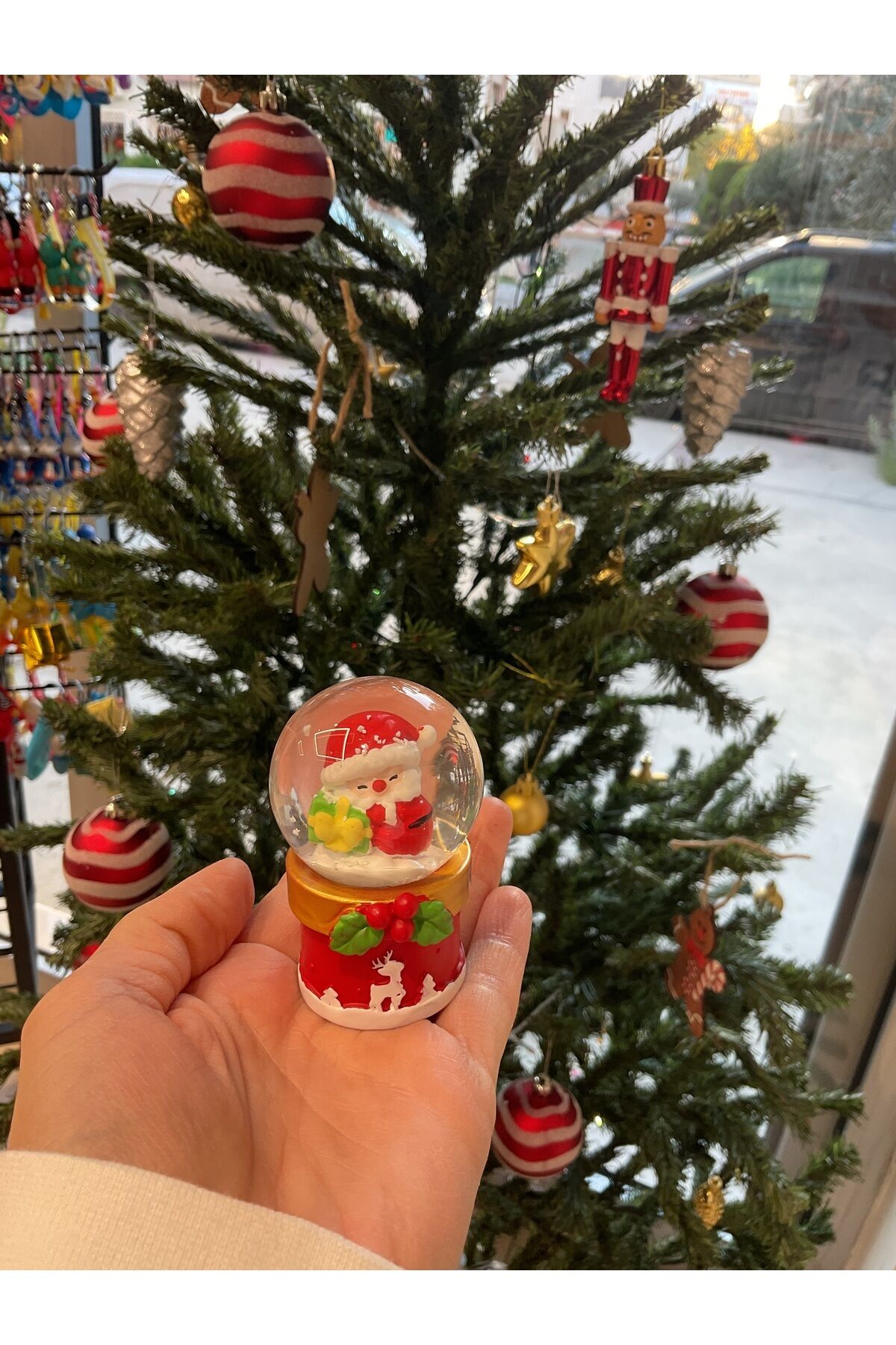 Led Işıklı Mini Kar Küresi 7cm - Noel Baba Dekoratif Biblo Yılbaşı Hediyesi (B)